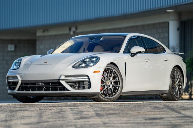 2017 Porsche Panamera Turbo
